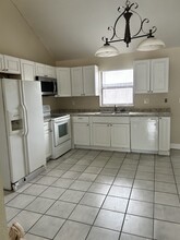 5004 Muriel Ln in New Port Richey, FL - Building Photo - Building Photo