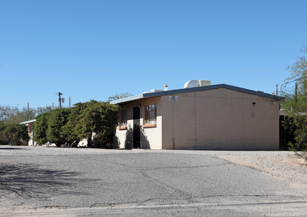 2937-2945 N Flanwill Blvd in Tucson, AZ - Building Photo