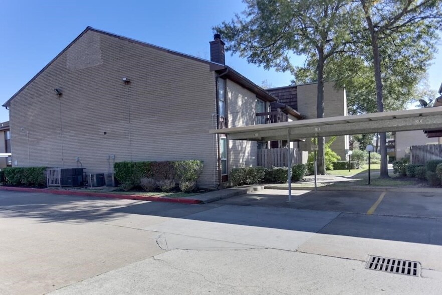 12955 Woodforest Blvd, Unit 54 in Houston, TX - Building Photo