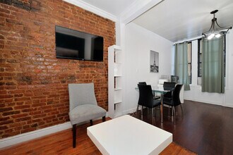 400 W 41st St in New York, NY - Building Photo - Building Photo
