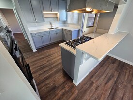 1533 W 84th St, Unit 1535 W. 84TH ST in Los Angeles, CA - Building Photo