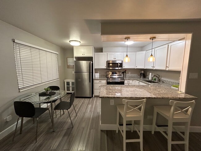 1260 York St, Unit 406 in Denver, CO - Foto de edificio - Building Photo