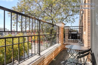 1952 W Ohio St, Unit FL3-ID789 in Chicago, IL - Building Photo - Building Photo