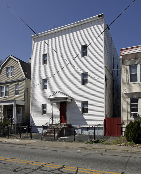 319 Coit St in Irvington, NJ - Building Photo