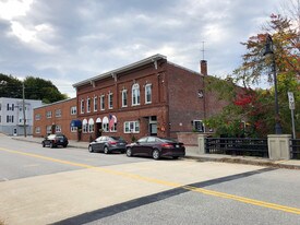 90 Main St in Allenstown, NH - Building Photo