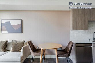 19888 40th Ave W, Unit GO FL5-ID952 in Lynnwood, WA - Foto de edificio - Building Photo