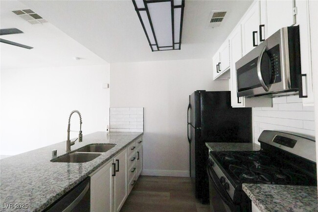 1468 Reef Ridge Ct in Las Vegas, NV - Building Photo - Building Photo