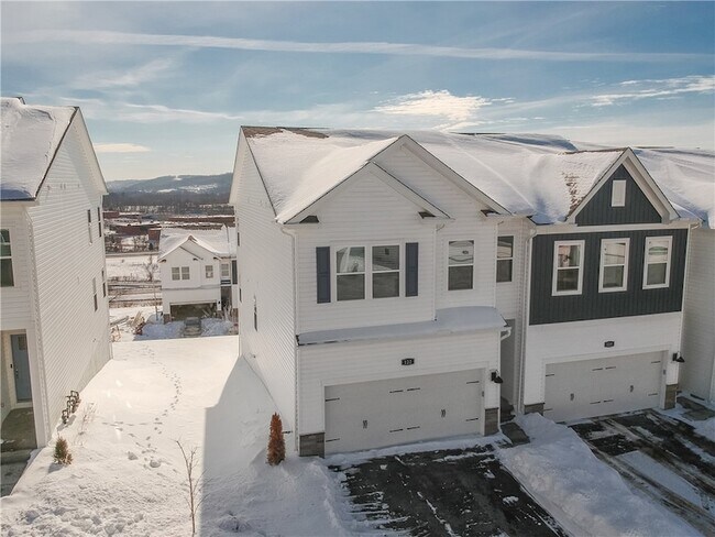 122 Scotland Ln in Harmony, PA - Foto de edificio - Building Photo