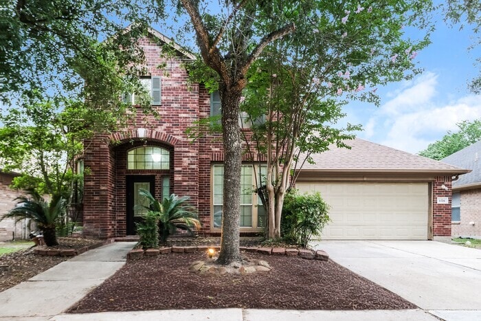 8318 Terrace Brook Dr in Houston, TX - Building Photo
