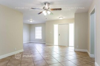 911 SW 69th Ave in North Lauderdale, FL - Building Photo - Building Photo