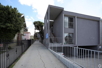 1732 6th Ave in Los Angeles, CA - Foto de edificio - Building Photo