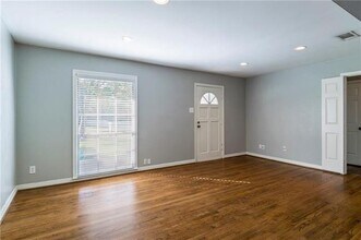 9611 Lakemont Dr in Dallas, TX - Building Photo - Building Photo