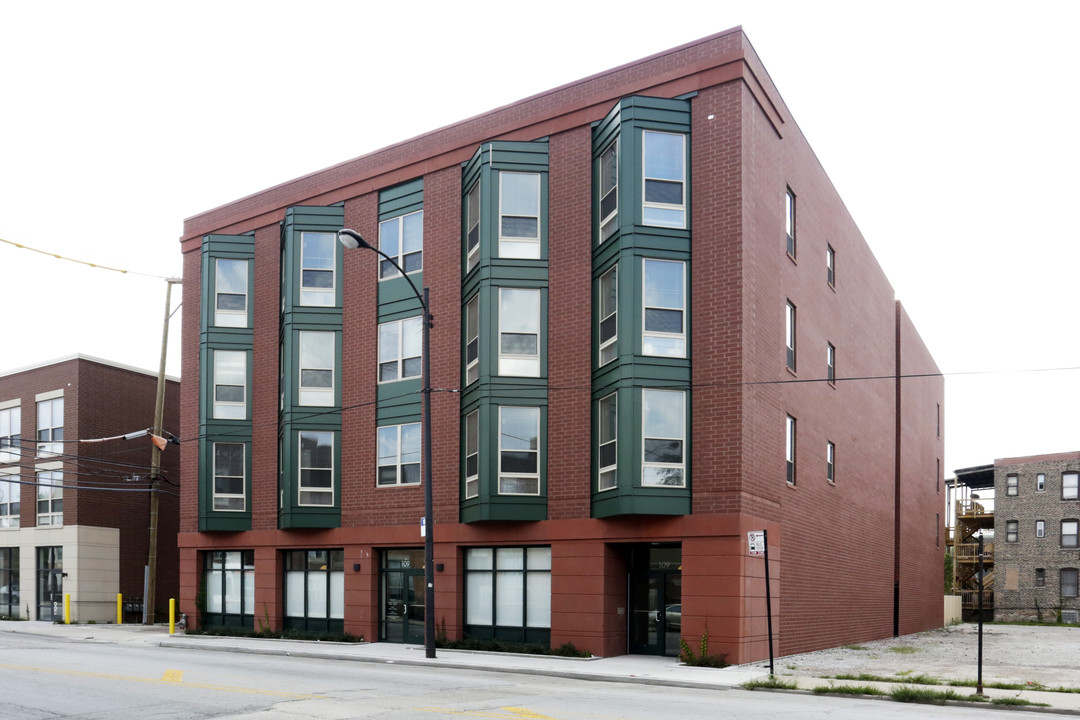 Gwendolyn Place in Chicago, IL - Building Photo