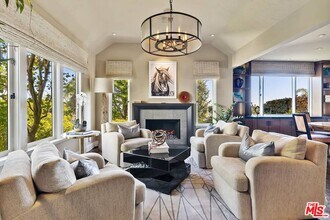 1357 Miller Dr in Los Angeles, CA - Building Photo - Building Photo