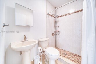 3930 SW 68th Ave in Miami, FL - Building Photo - Building Photo