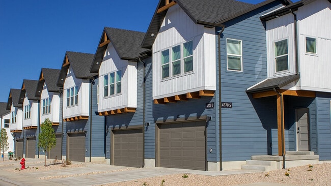 Railrunner Townhomes in Roy, UT - Building Photo - Building Photo