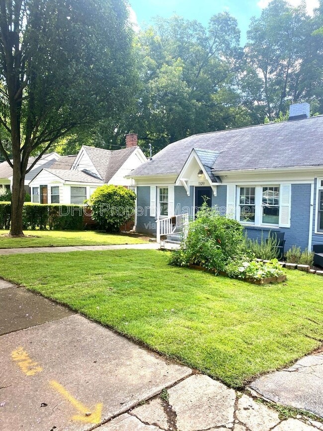 property at 1109 Hawthorne St NE