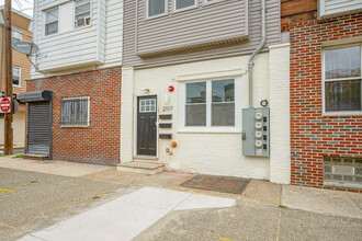 2117 S 4th St in Philadelphia, PA - Building Photo - Building Photo