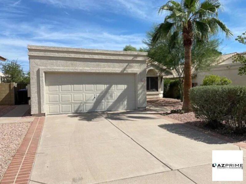 12215 S 45th St in Phoenix, AZ - Building Photo