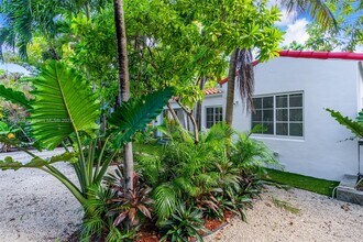 719 Lenox Ave. in Miami Beach, FL - Building Photo - Building Photo