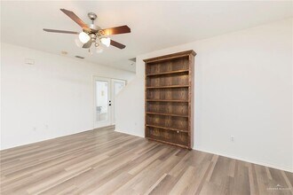 209 W Rodeo Dr in Edinburg, TX - Building Photo - Building Photo
