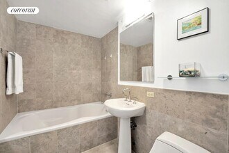 1485 5th Ave in New York, NY - Building Photo - Building Photo