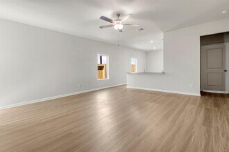 8025 Alpine Bearberry Dr in Houston, TX - Building Photo - Building Photo