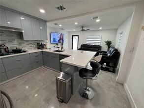 879 E 28th St in Hialeah, FL - Building Photo - Building Photo