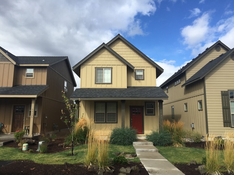 63129 de Haviland Ct in Bend, OR - Building Photo