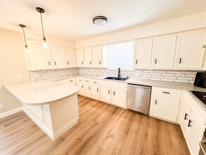 5712 73rd St in Lubbock, TX - Building Photo - Building Photo