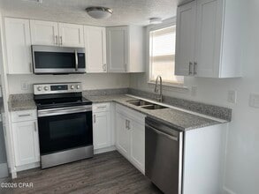 2712 E 17th St in Panama City, FL - Building Photo - Building Photo