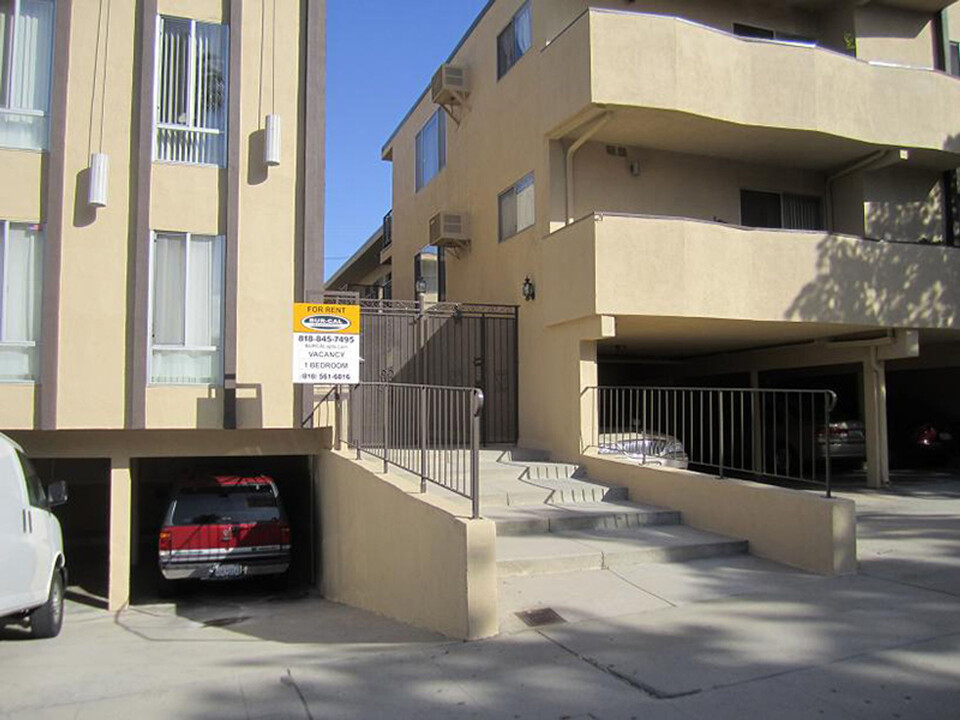 509 E. San Jose in Burbank, CA - Building Photo