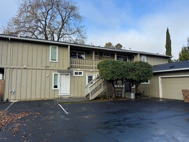 1132-1136 Laurel St in Napa, CA - Building Photo - Building Photo