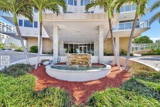 3000 Holiday Dr in Fort Lauderdale, FL - Building Photo - Building Photo