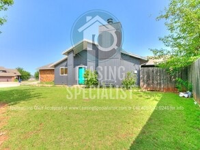 2215 Shadowridge Ct in Oklahoma City, OK - Building Photo - Building Photo