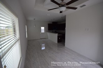 1719 West Garrison Drive-Unit -2 in Pharr, TX - Building Photo - Building Photo