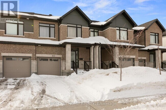 613 Rathburn Ln in Ottawa, ON - Building Photo - Building Photo