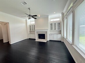 13216 Green Hills Dr in Houston, TX - Building Photo - Building Photo