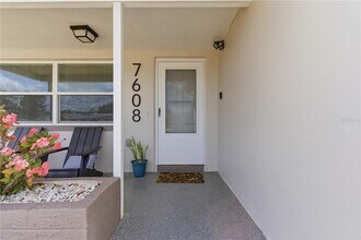 7608 Sue Ellen Dr in Port Richey, FL - Building Photo - Building Photo