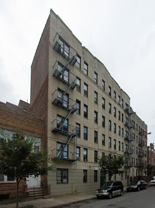 98-100 W 174th St in Bronx, NY - Building Photo