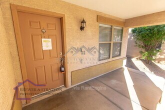 2102 E Spruce Dr in Chandler, AZ - Building Photo - Building Photo
