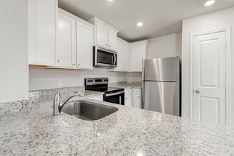 8208 Sunberry Shadow Dr in Houston, TX - Building Photo - Building Photo