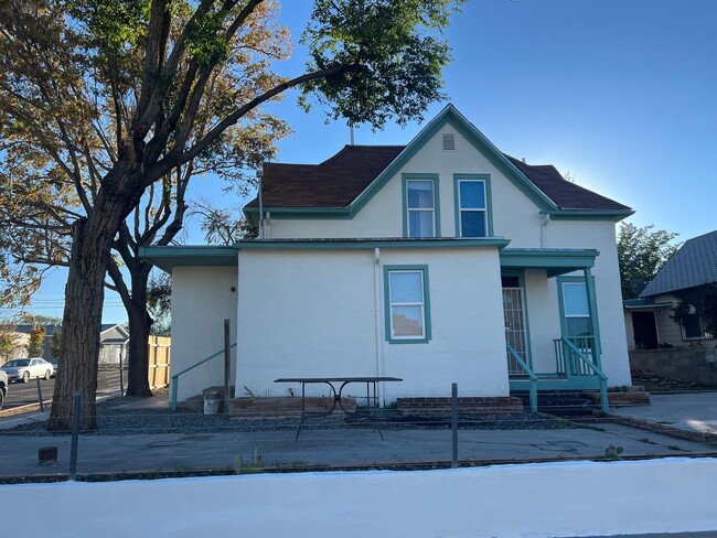 property at 1102 Edith Blvd SE
