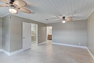 2545 Venice Dr in Palm Beach Gardens, FL - Building Photo - Building Photo