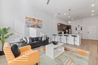 11150 Lantern Rd in Fishers, IN - Building Photo - Building Photo