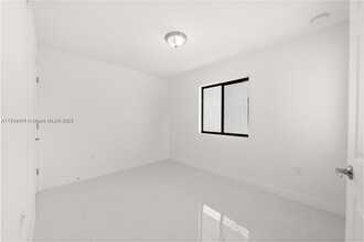 2243 NW 50th St, Unit 1 in Miami, FL - Building Photo - Building Photo