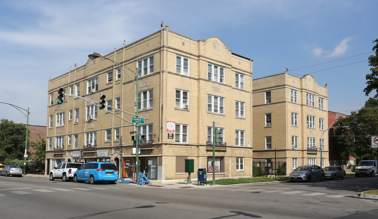 2000-2006 W Devon Ave in Chicago, IL - Foto de edificio