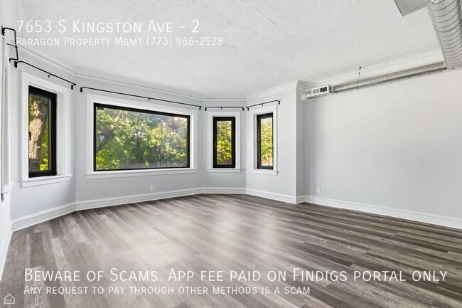 property at 7653 S Kingston Ave