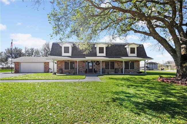 property at 306 E Woodlawn Ranch Rd