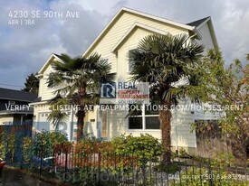 4230 SE 90th Ave in Portland, OR - Building Photo